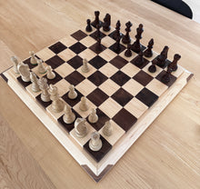 Charger l&#39;image dans la galerie, Échiquier authentique jeu d&#39;échecs prêt à jouer avec pions inclus. Livraison gratuite