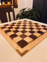 Charger l&#39;image dans la galerie, Échiquier authentique jeu d&#39;échecs prêt à jouer avec pions inclus. Livraison gratuite
