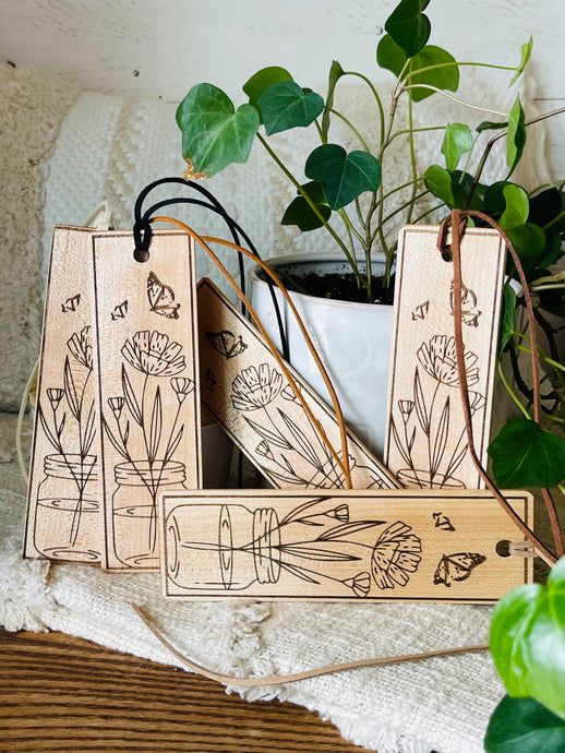 Magnifique signet fleurs & papillons en bois d'érable. Expédition gratuite