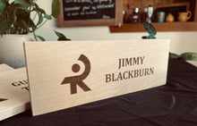 Charger l'image dans la galerie, Enseigne de porte personnalisée en bois