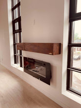 Charger l'image dans la galerie, Poutre de foyer en bois massif pleine en mélèze sur mesure